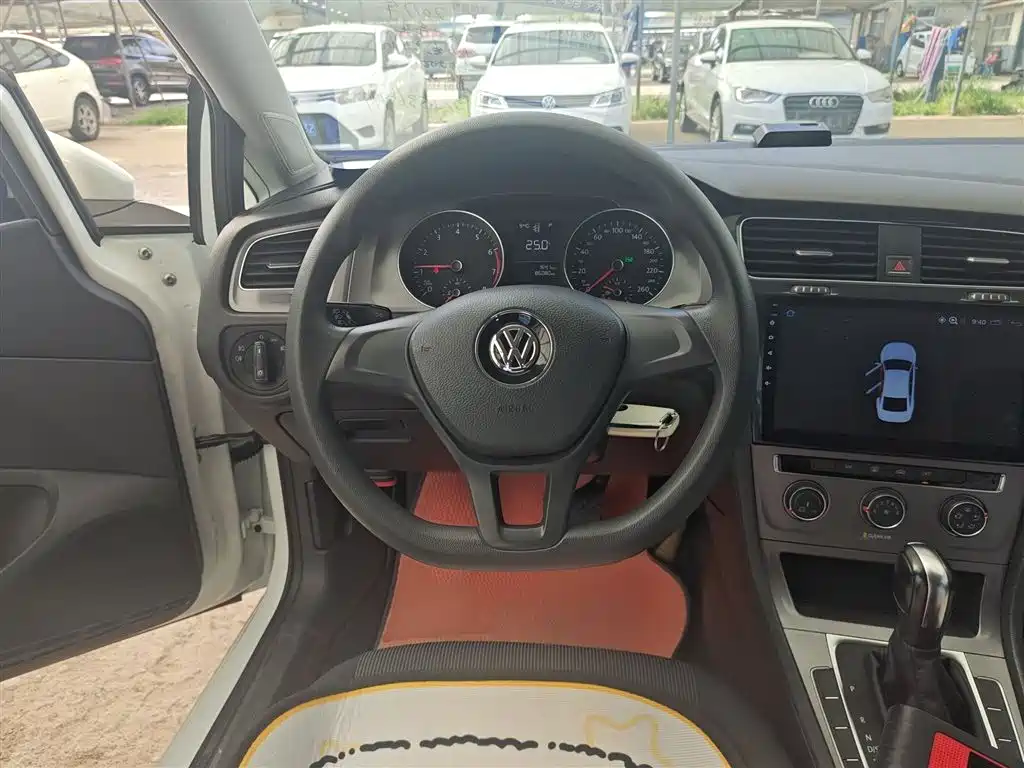 Volkswagen Golf 2016 1.6L Automatic Fashion фото 6