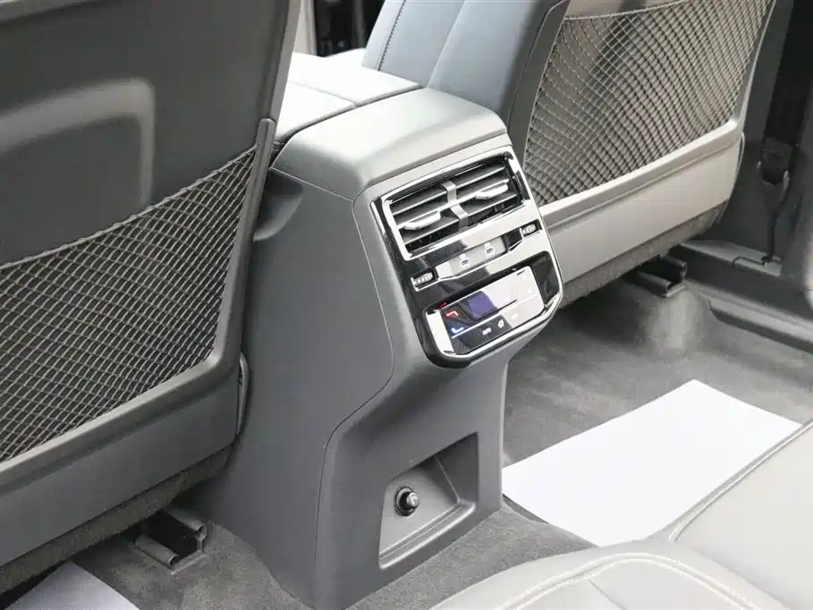 Audi Q6 2024 40 TFSI quattro Cloud View Yulin Package 7-seater фото 22