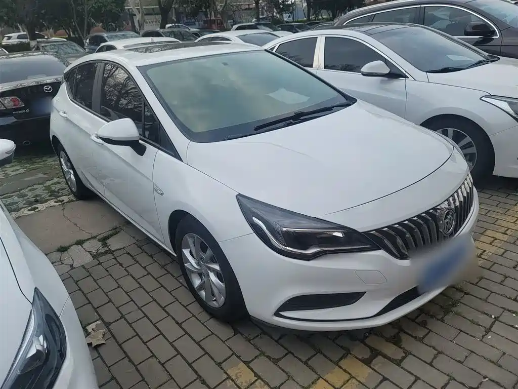 Buick Verano 2018 Hatchback 15S Automatic Progressive фото 4
