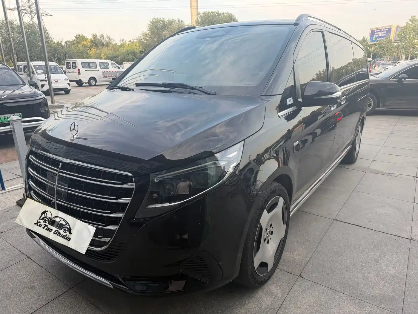 Mercedes-Benz V-Class 2025 2024 V 300 L Long Wheelbase Luxury Edition