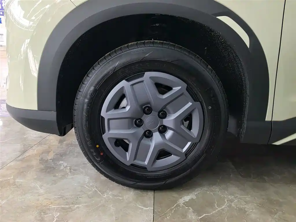 BYD Yuan UP 2025 Model 301KM Navigator фото 23