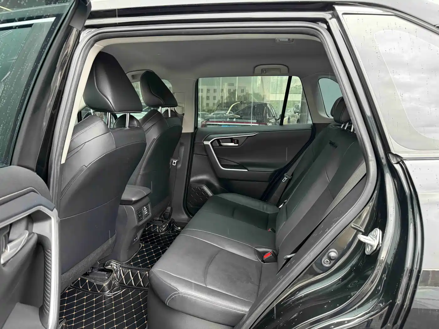 Фото 6 - Toyota Wildlander
