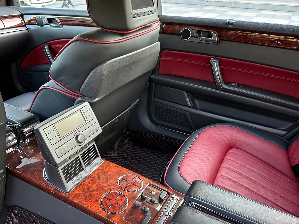Volkswagen Phaeton 2008 2006 4.2L V8 4-seater Luxury