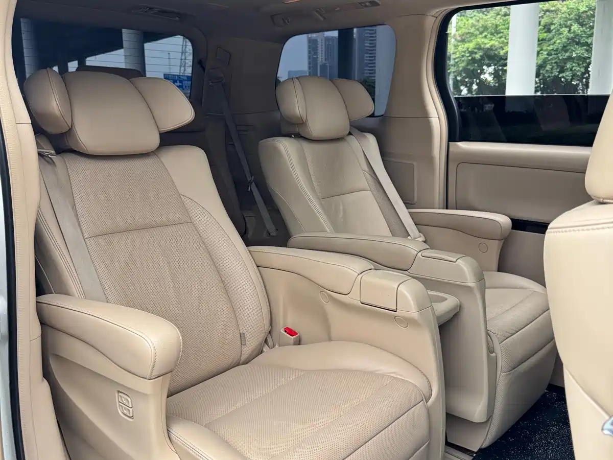 Toyota Alphard 2012 3.5L Luxury Edition фото 11