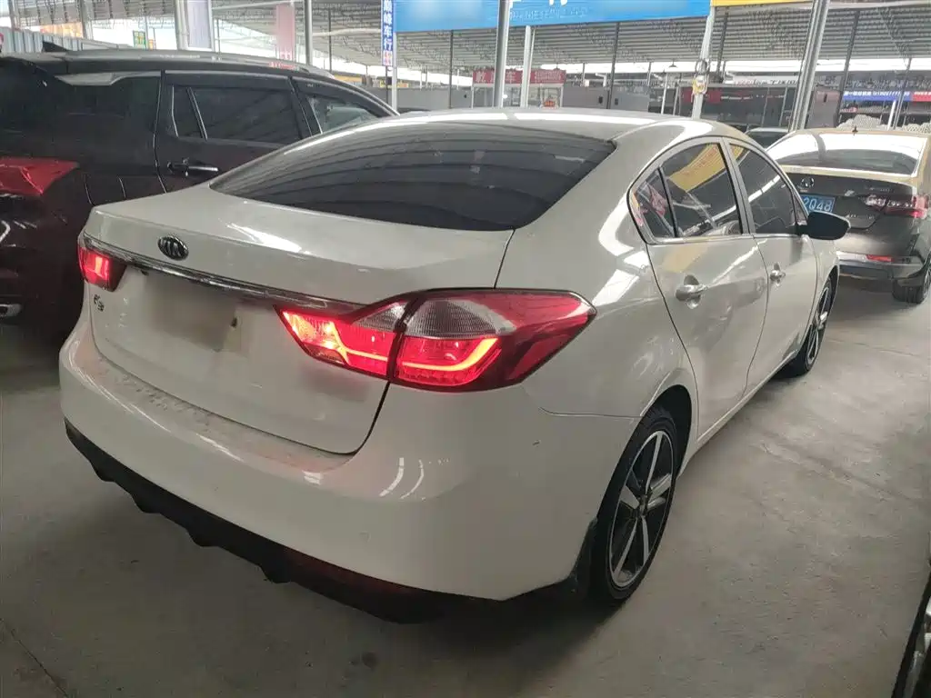 Kia K3 2017 1.6L Automatic 15th Anniversary Special GLS фото 5