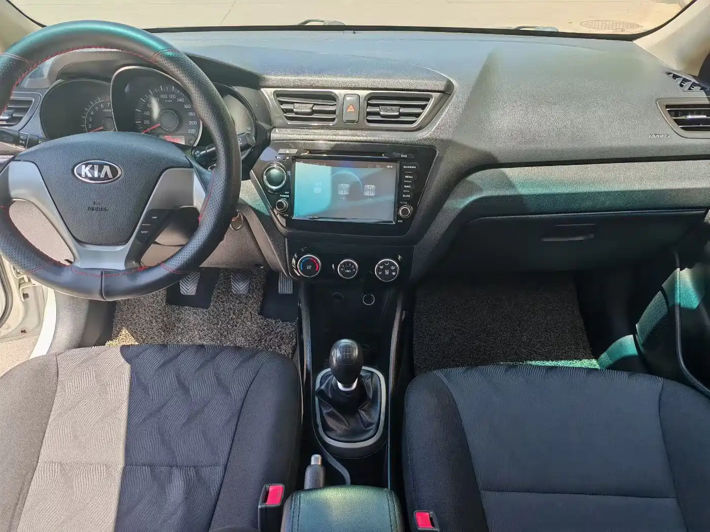 Kia K2 2015 Sedan 1.4L MT GLS фото 4
