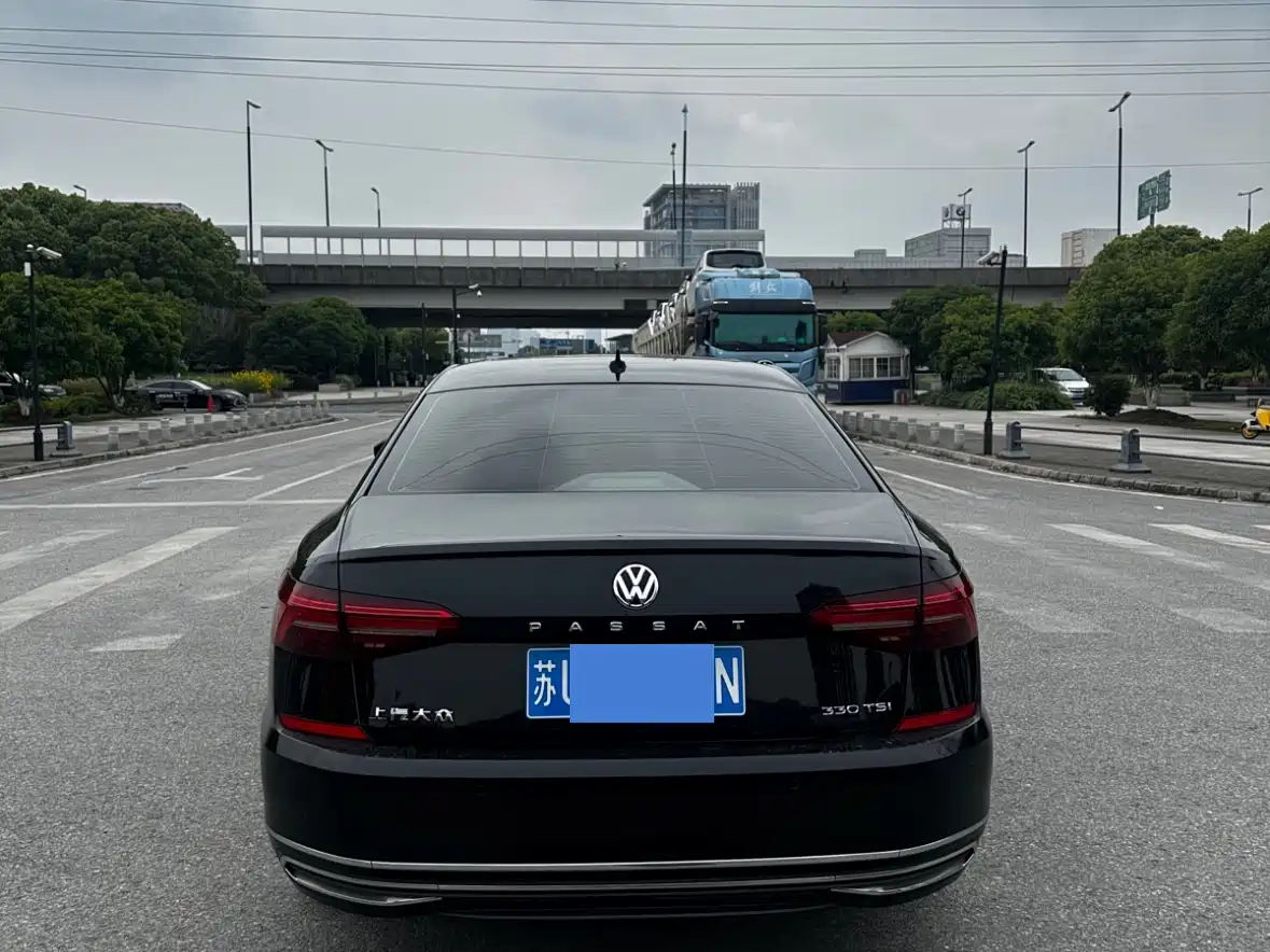 Volkswagen Passat 2020 330TSI Luxury Edition China V фото 5