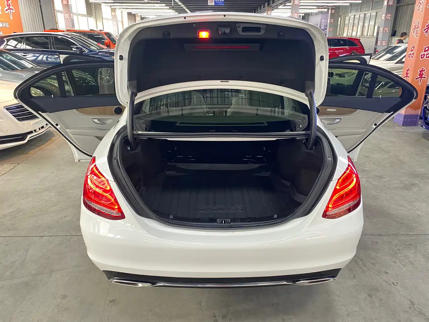 Фото 14 - Mercedes-Benz C-Class