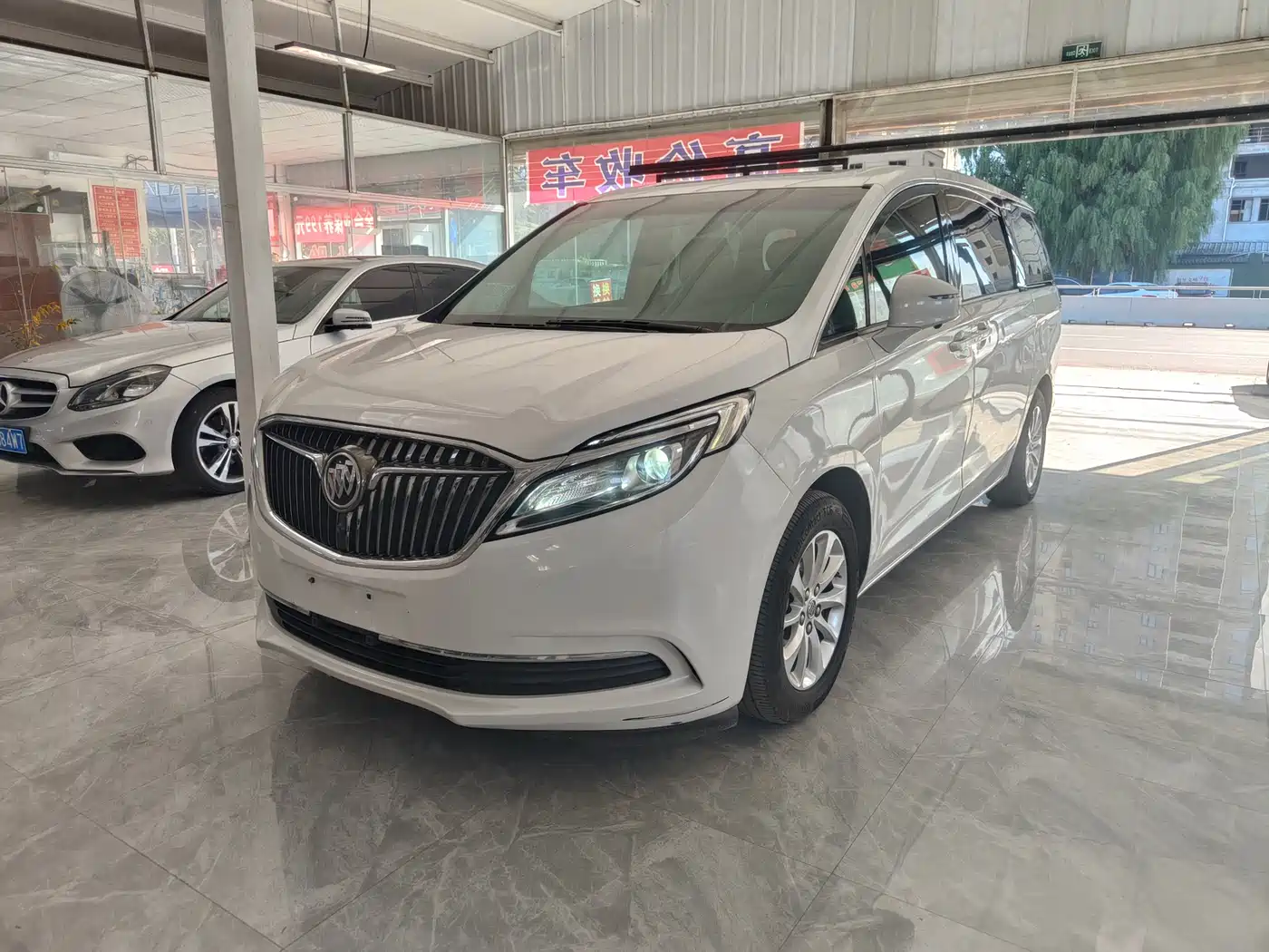 Buick GL8 2018 ES 28T Luxury Type China VI