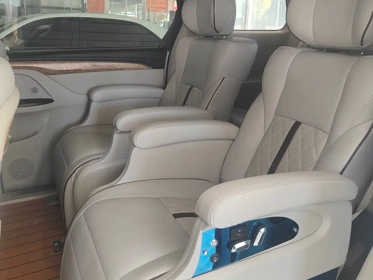 Buick GL8 2018 ES 28T Luxury Type China VI фото 8