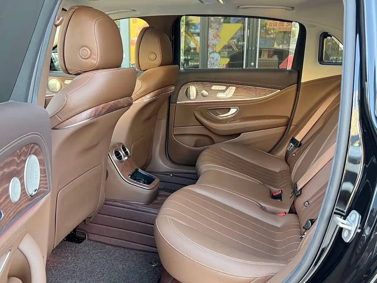 Mercedes-Benz E-Class 2021 E 300 L Sport Luxury Edition фото 8