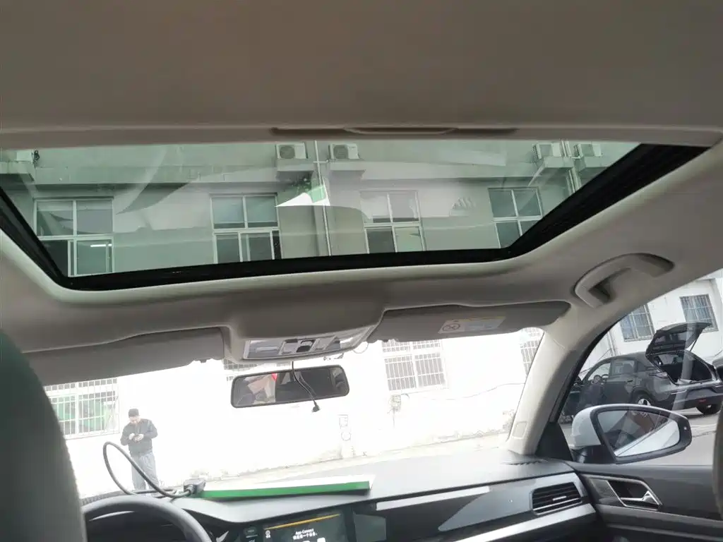 Volkswagen Lavida 2021 1.5L Auto Comfort Edition фото 18