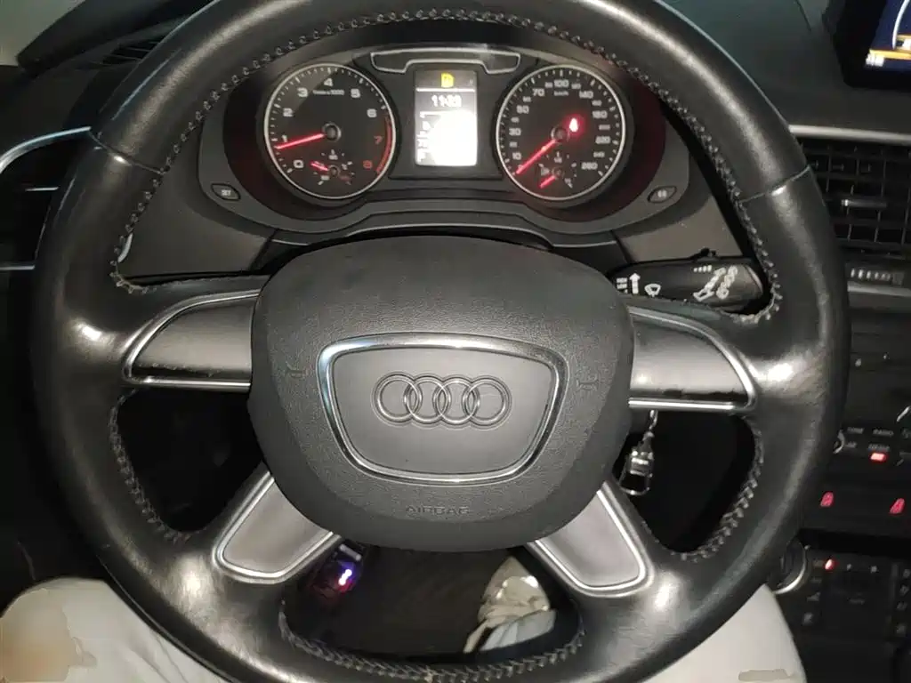 Audi Q3 2018 30th Anniversary Edition 30 TFSI Standard фото 11
