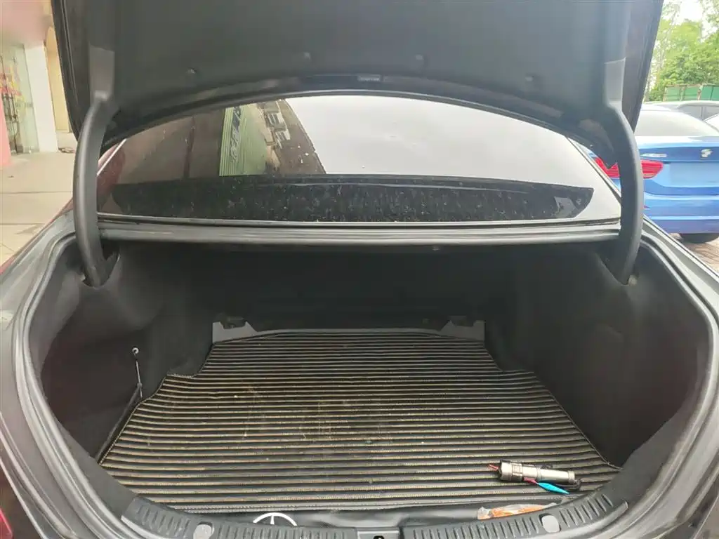 Mercedes-Benz E-Class 2016 E 300 L Fashion Type фото 19