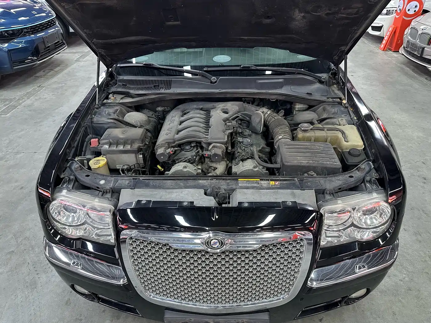 Photo 18 - Chrysler 300C