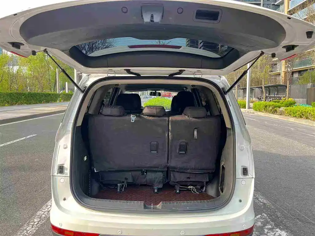 Baojun 730 2019 1.5L Manual Fashion Edition 7-Seater China VI фото 8