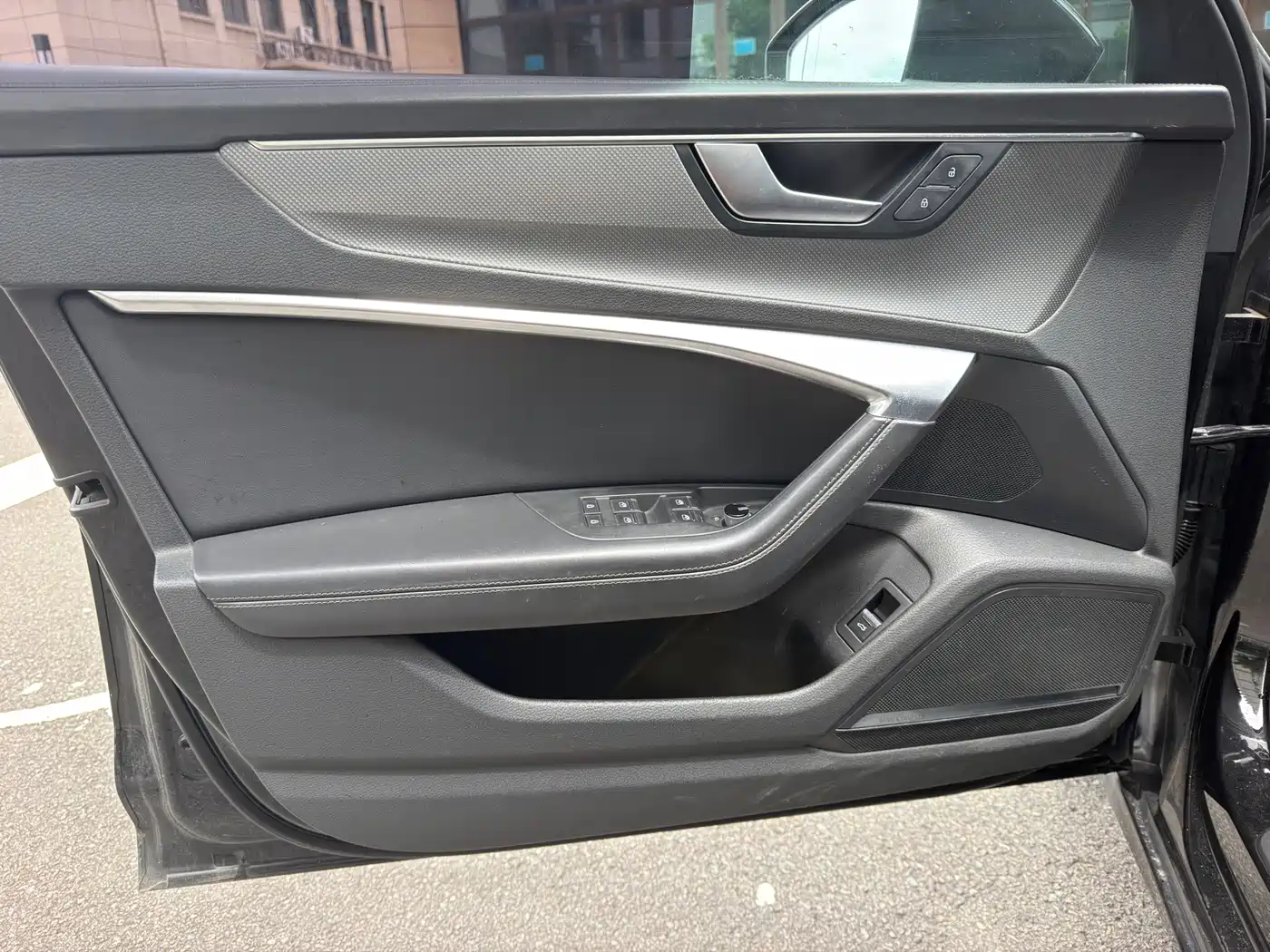 Photo 6 - Audi A6L