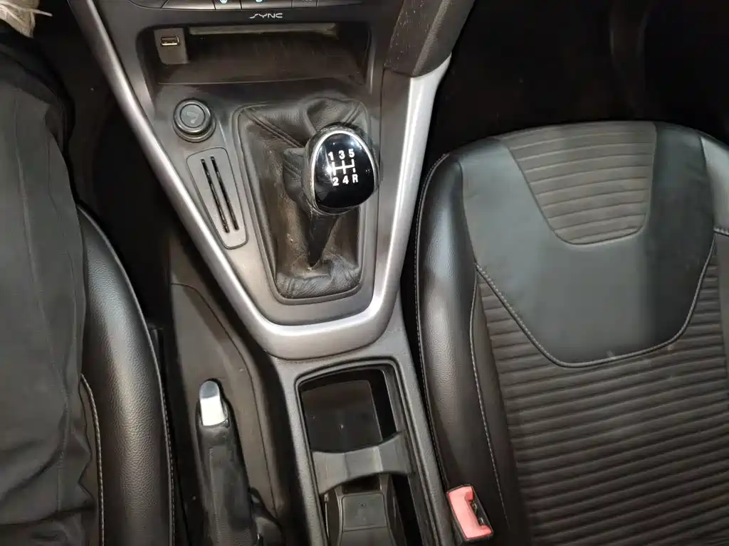 Фото 10 - Ford Focus