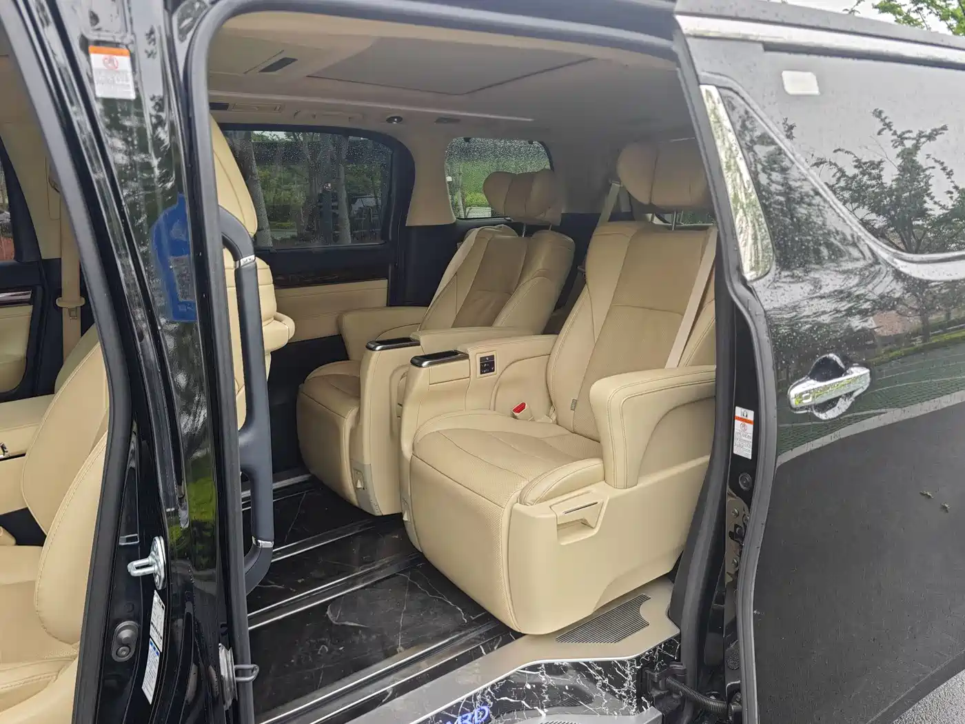 Toyota Alphard 2021 Hybrid 2.5L Premium фото 9