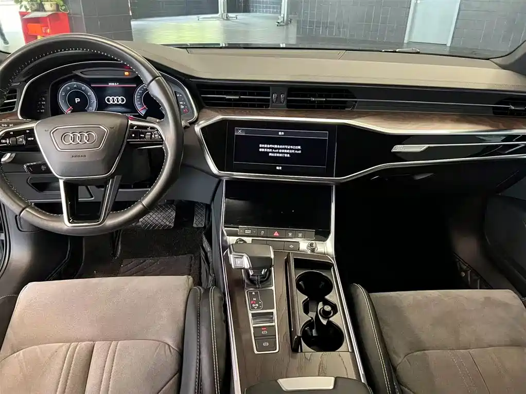 Audi A6L 2021 45 TFSI Exclusive Elegance фото 3