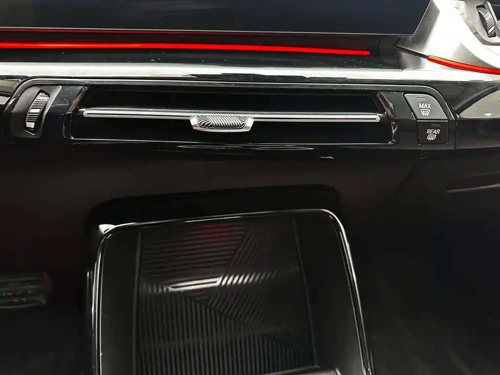 BMW X1 2023 sDrive20Li X Design Package фото 18