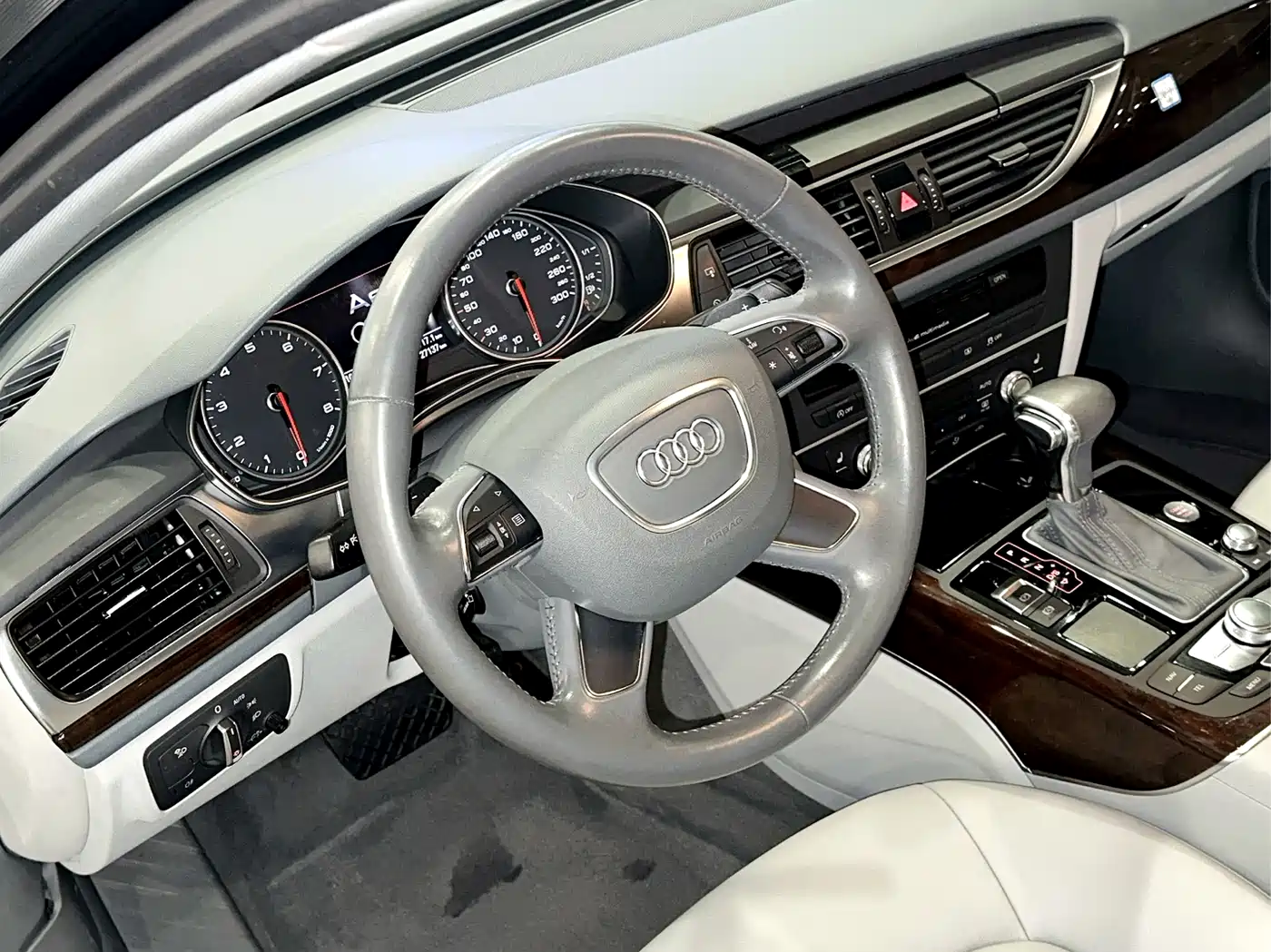 Audi A6L 2012 30 FSI Comfort фото 10