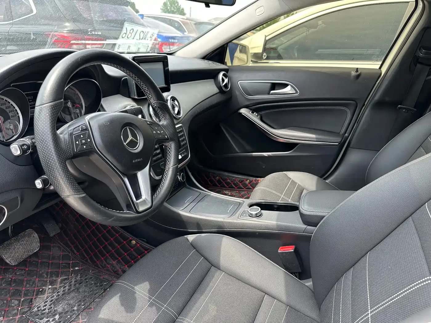 Mercedes-Benz GLA (Import) 2015 GLA 200 фото 9
