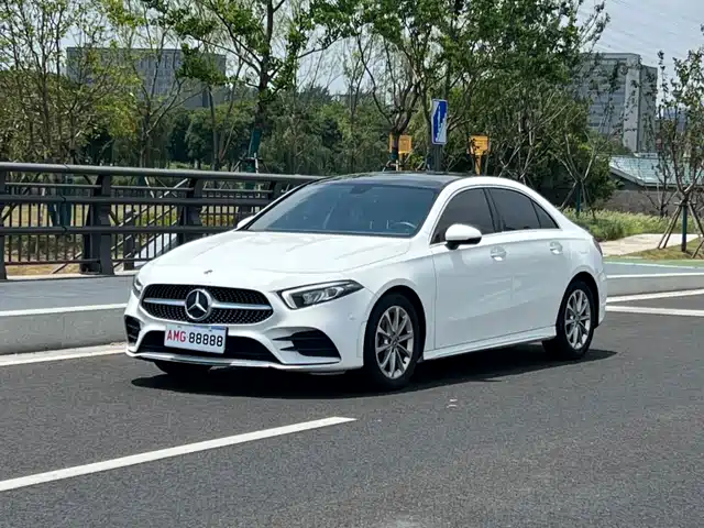  Mercedes-Benz Mercedes-Benz A-Class 2020 Facelift A 200 L Sport Sedan Fashion