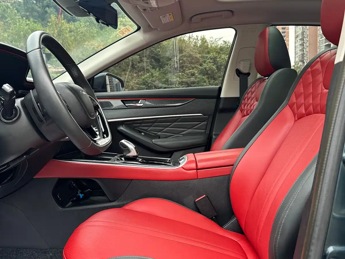 DONGFENG YI HYUN MAX