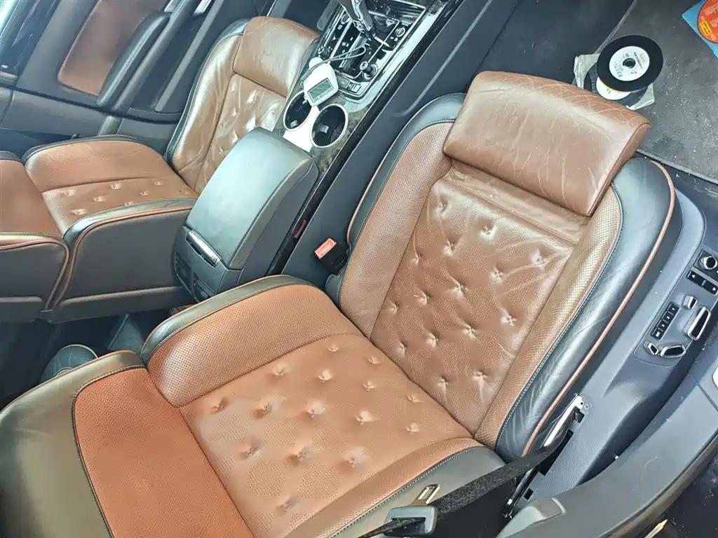 Volkswagen Phaeton 2015 Model 3.0L Exclusive Edition фото 25