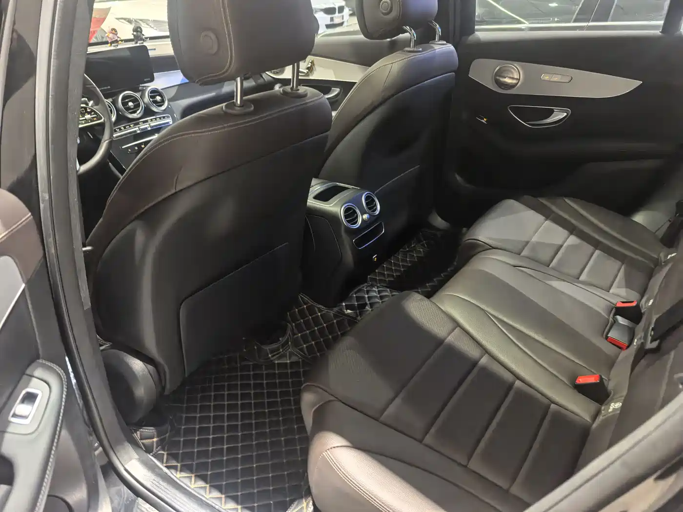 Mercedes-Benz GLC 2022 Facelift GLC 260 L 4MATIC Dynamic фото 8
