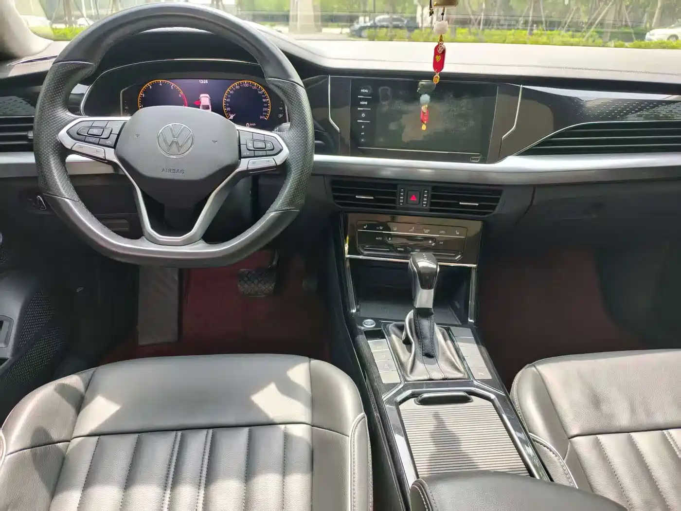 Volkswagen Passat 2022 330TSI Starlight Elite Edition фото 9