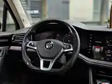 Фото 8 - Volkswagen Touareg