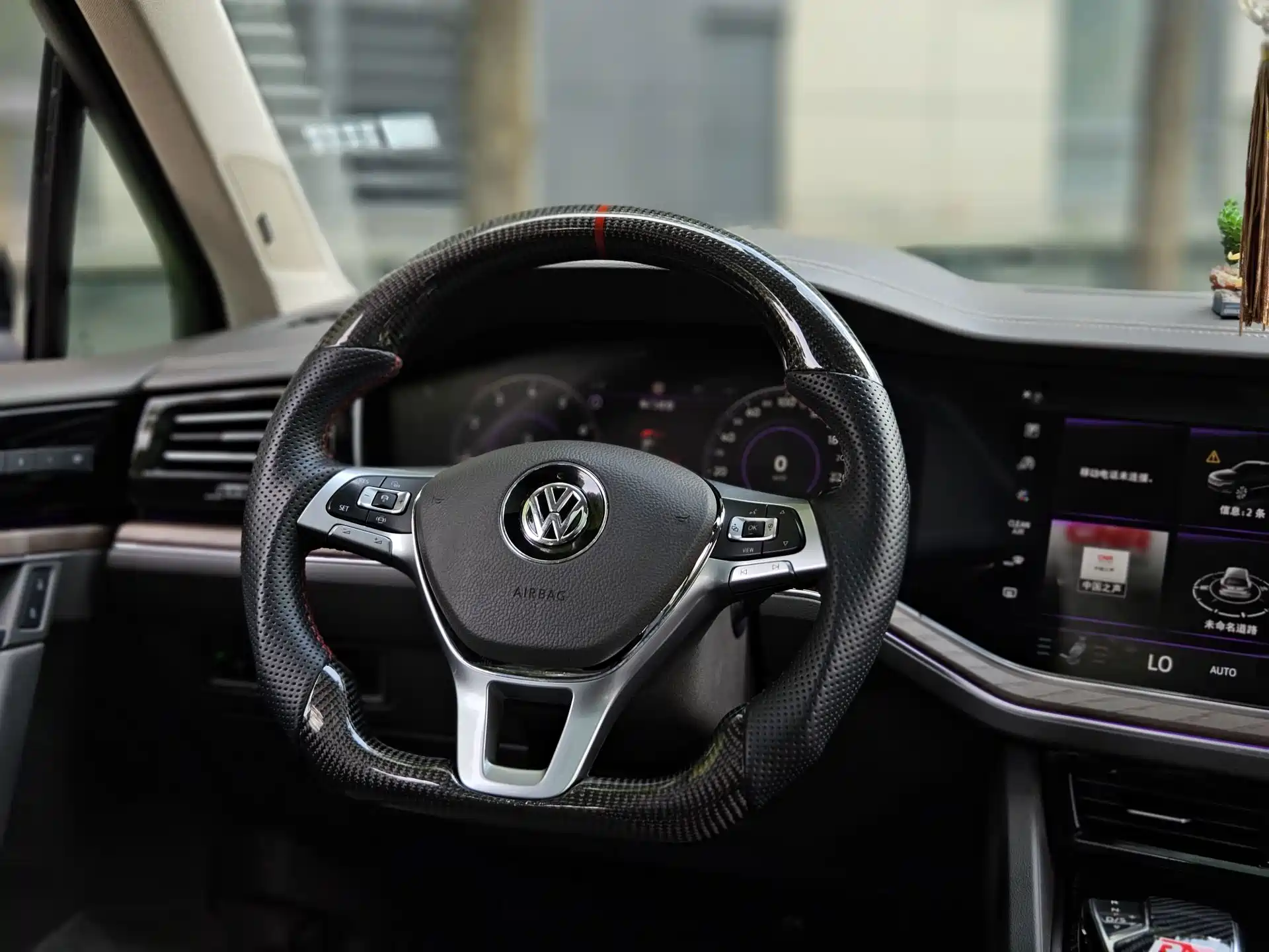 Фото 8 - Volkswagen Touareg
