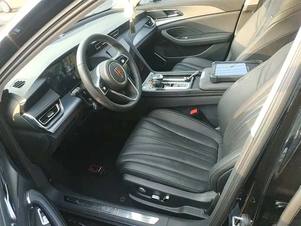 Hongqi H5 2024 2.0T Automatic Smart Connect Flag Smooth Edition фото 11