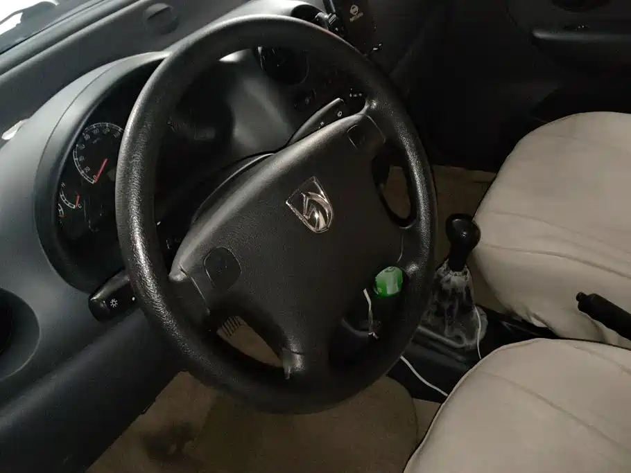 Baojun Lechi 2013 2012 Facelift 1.0L Manual P-TEC Comfort