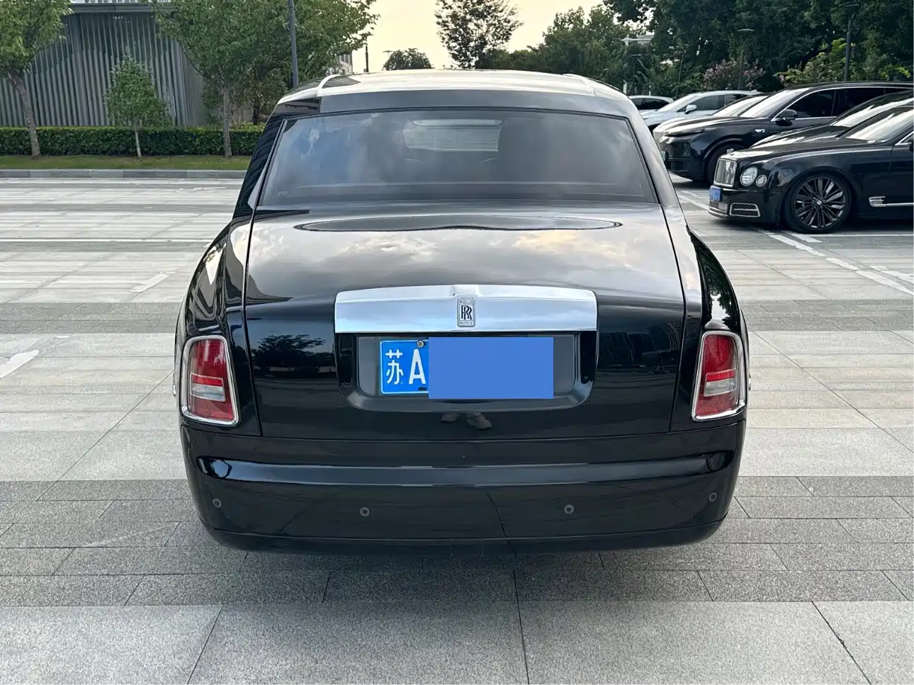 Фото 4 - Rolls-Royce Phantom