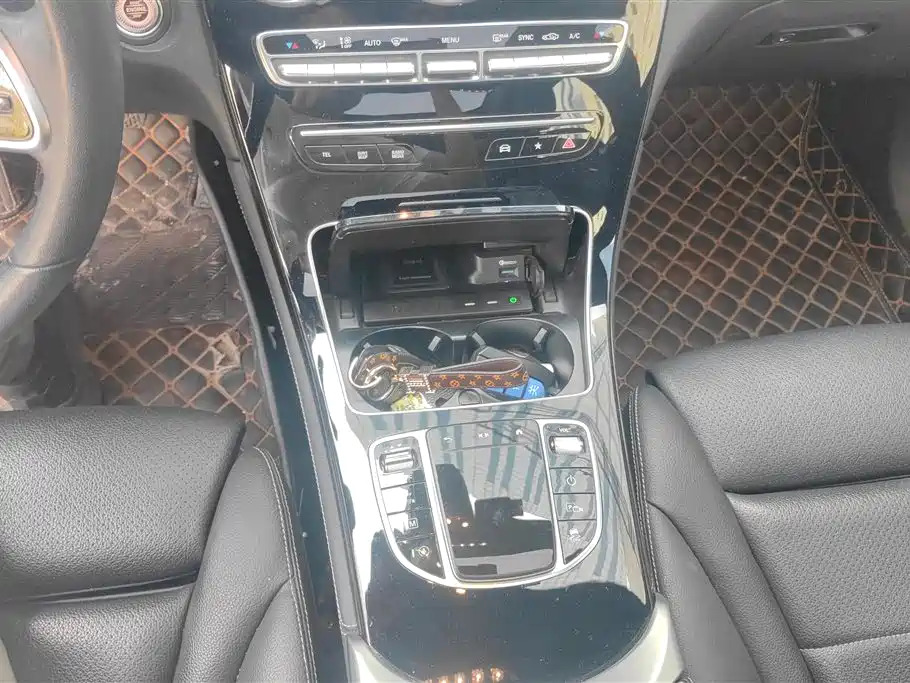 Mercedes-Benz GLC 2021 GLC 260 L 4MATIC Sporty фото 16