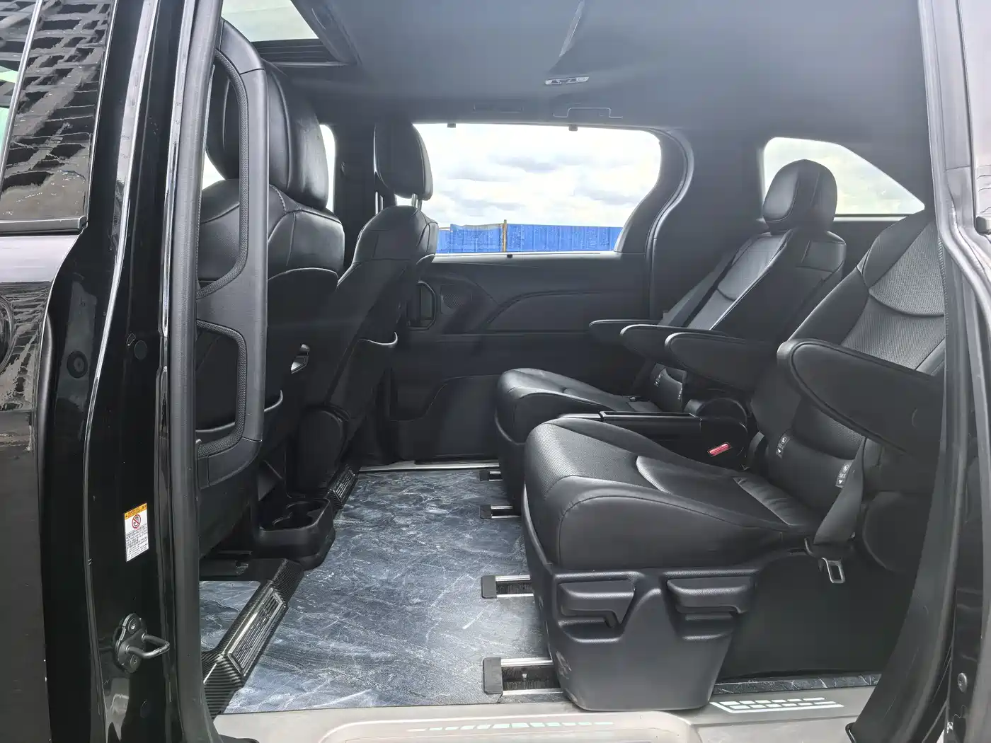 Toyota Sienna 2024 2.5L Hybrid AWD Luxury Edition фото 5