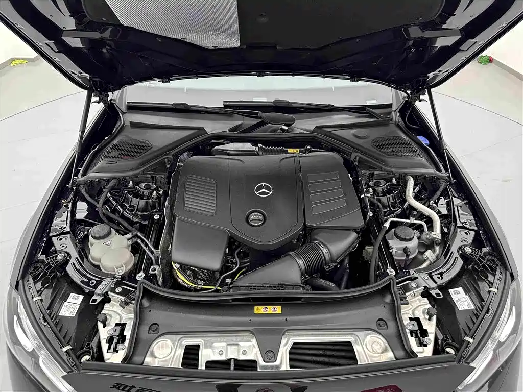 Mercedes-Benz E-Class, миниатюра 24