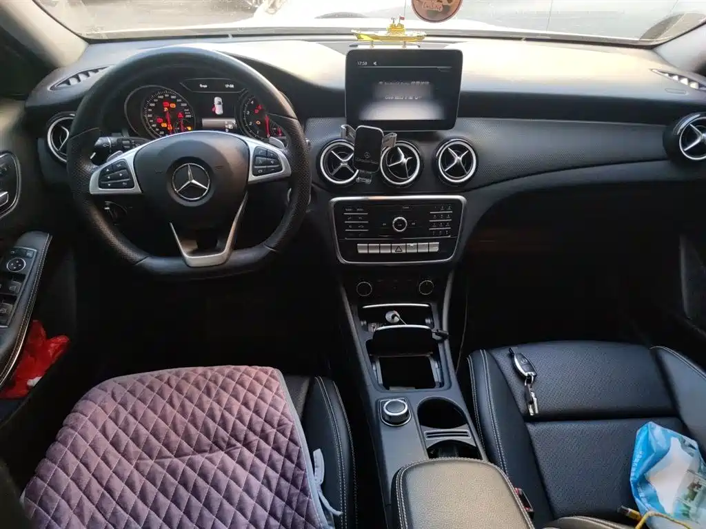 Mercedes-Benz GLA 2019 GLA 200 Dynamic фото 13