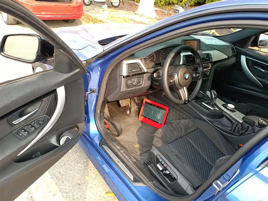 BMW 3 Series 2017 320i M Sport фото 16