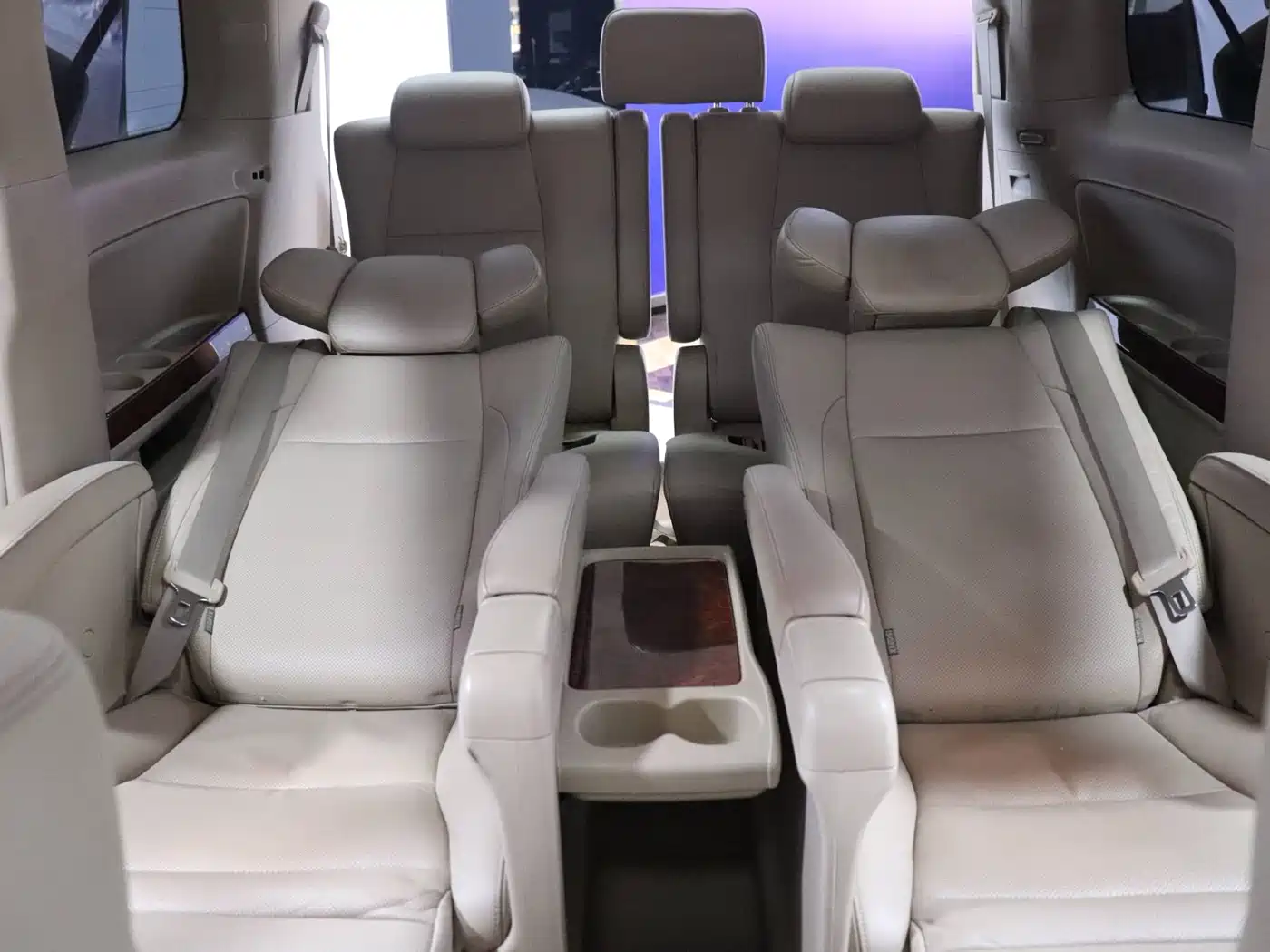 Toyota Alphard 2011 3.5L Luxury Edition фото 10