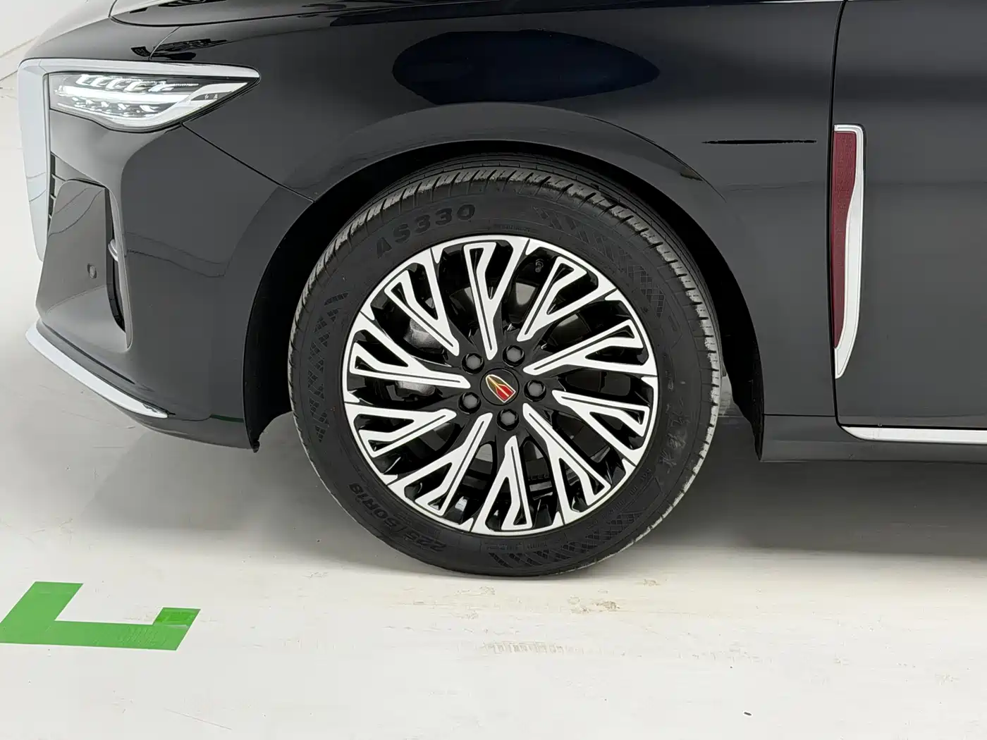 Hongqi H5 2024 2.0T Automatic Smart Connect Flag Smooth Edition фото 8