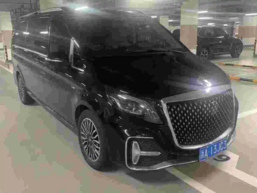 Mercedes-Benz V-Class 2018 2017 Model V 260 L Premium Extended Edition