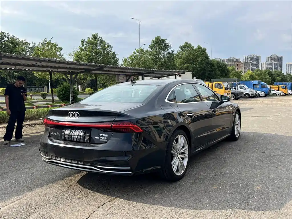 Audi A7L 2026 2025 Model Year 45 TFSI quattro Premium
