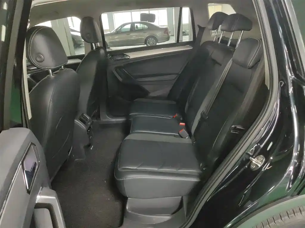 Volkswagen Tiguan L 2018 330TSI Automatic 2WD Luxury Edition фото 13