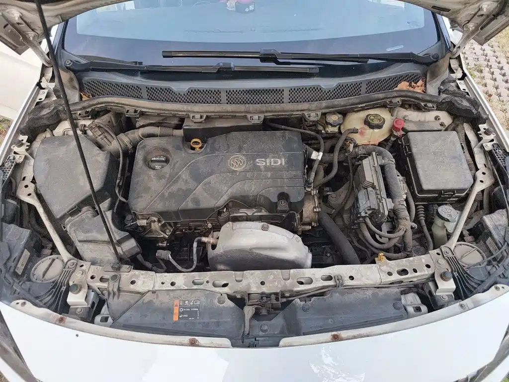 Photo 16 - Buick Verano