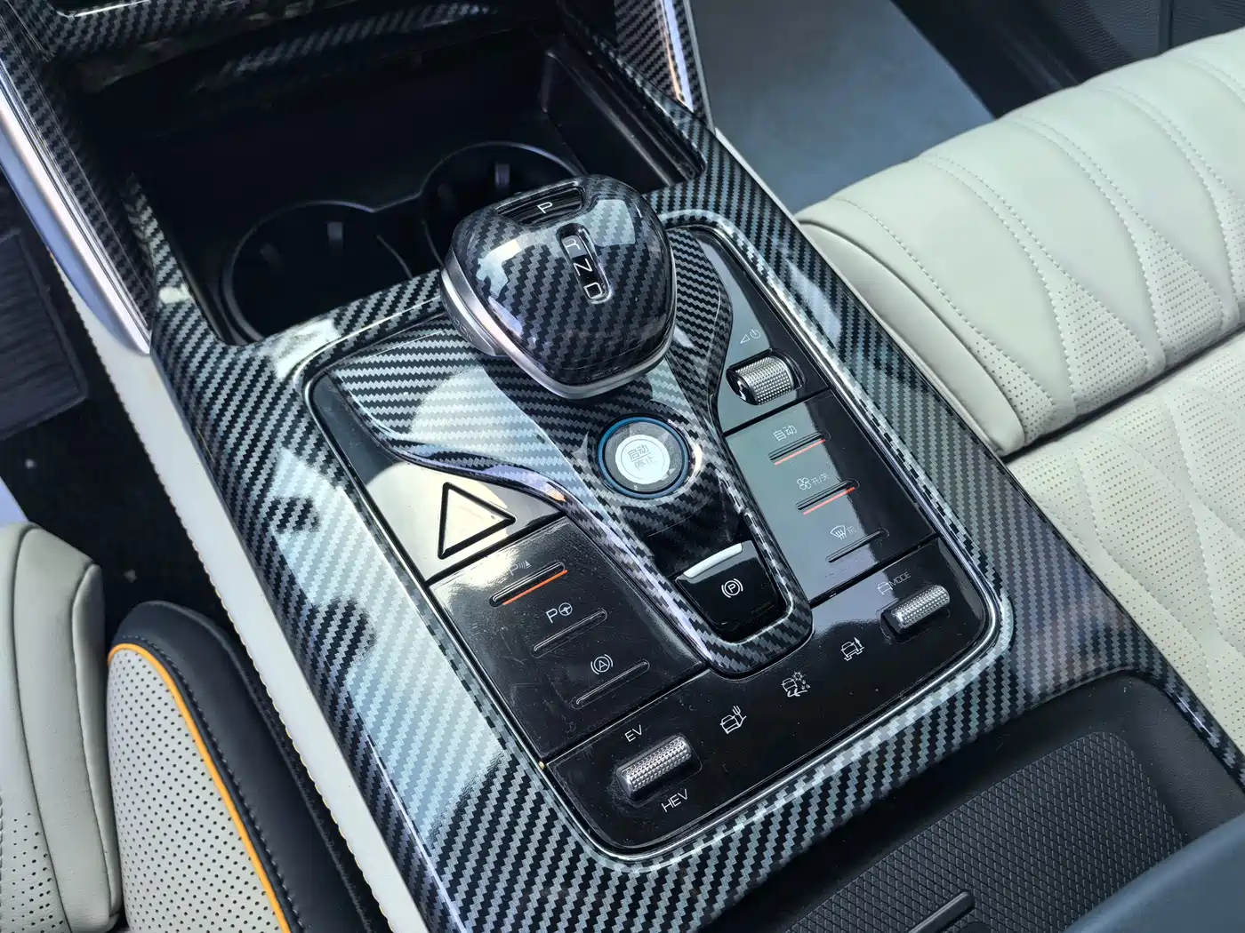 BYD Tang New Energy 2022 DM-p 215KM AWD Flagship фото 24