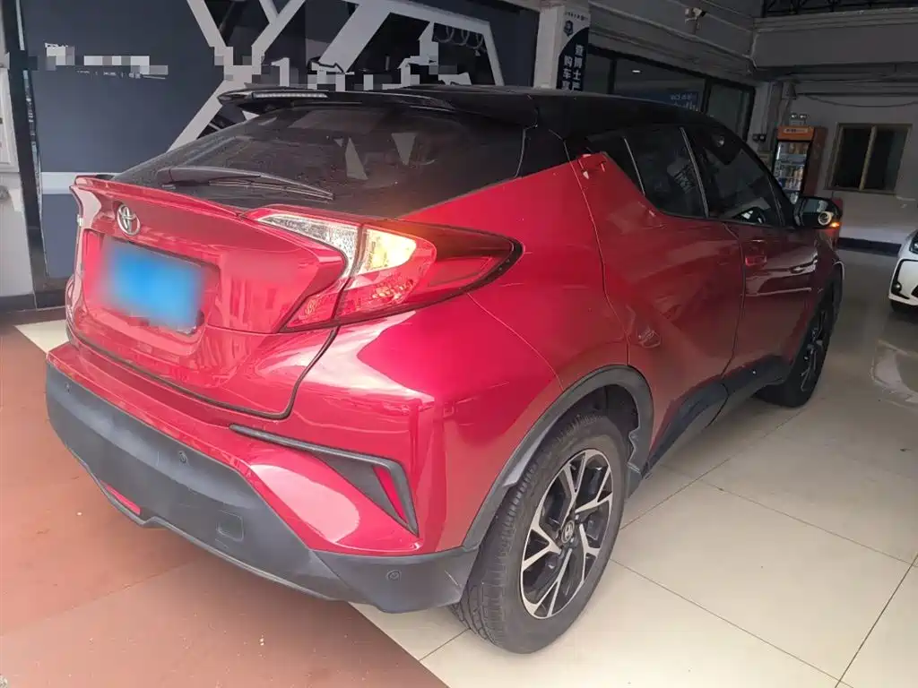 Toyota C-HR 2020 Model 2.0L Leading фото 5